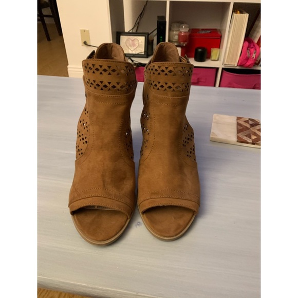 Never Worn Brown Heels! - Picture 2 of 6